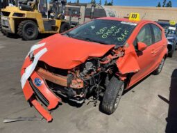 
										Salvaged Cars 2014 Toyota Prius C full									