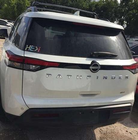 
								Salvaged Cars 2022 Nissan Pathfinder full									