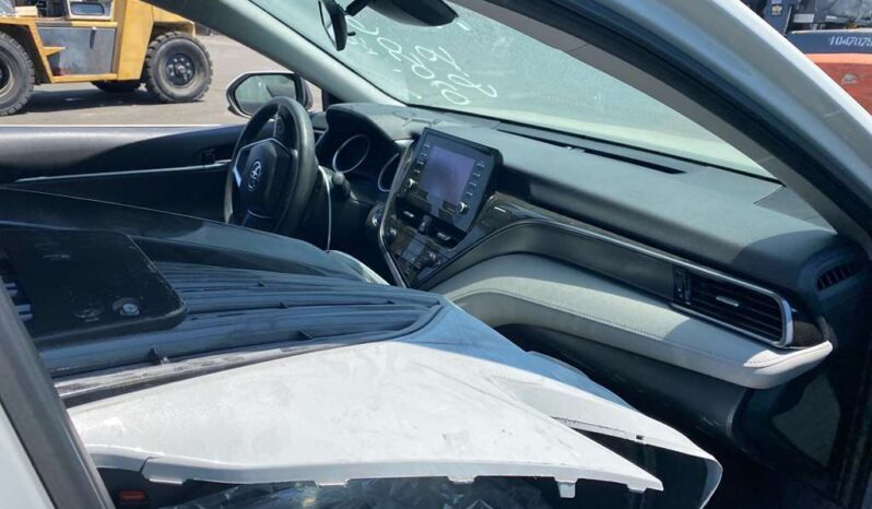 
								Salvaged Cars 2024 Toyota Camry full									