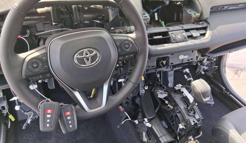 
								Salvaged Cars 2024 Toyota RAV4 full									