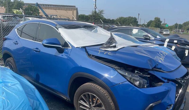 
								Salvaged Cars 2025 Lexus NX full									