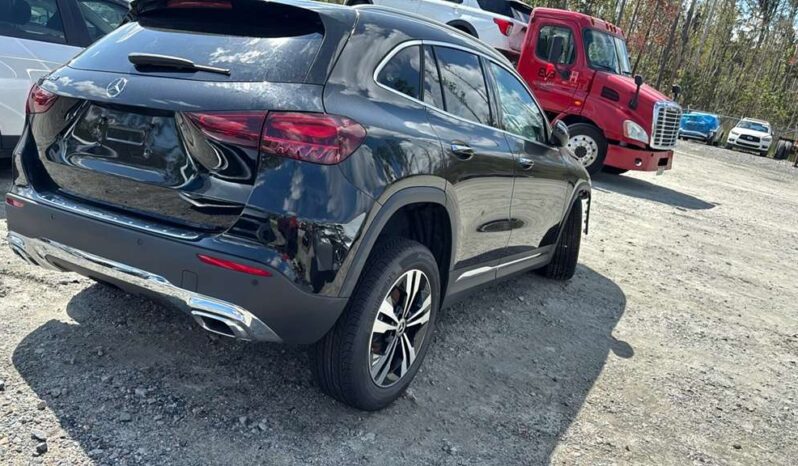 
								Salvaged Cars 2025 Mercedes-Benz GLA-Class full									