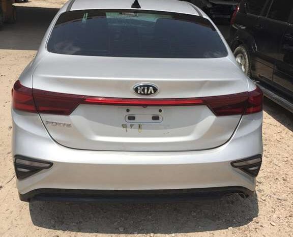 
								Salvaged Cars 2020 Kia Forte full									