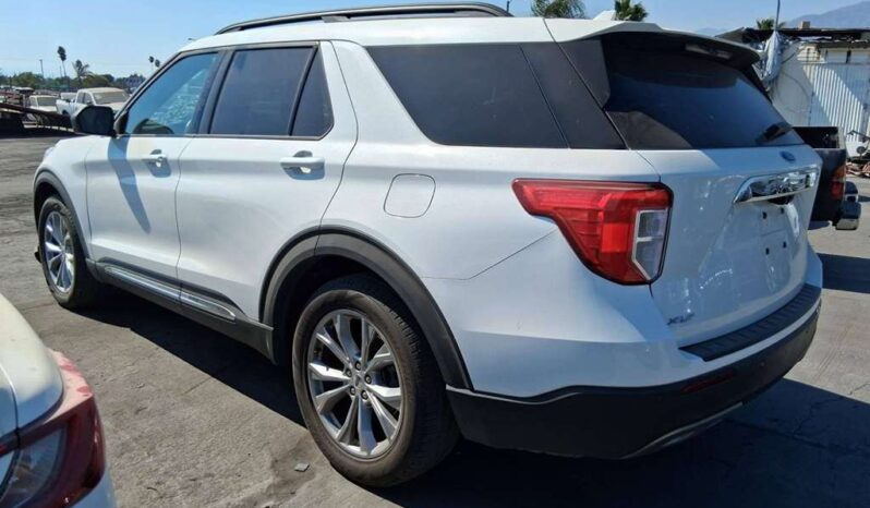 
								Salvaged Cars 2021 Ford Explorer full									