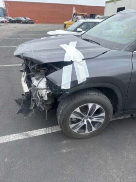 Salvaged Cars 2023 Toyota Highlander