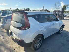 Salvaged Cars 2022 Kia Soul