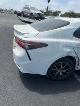 
										Salvaged Cars 2022 Toyota Camry full									