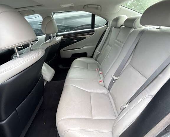
								Salvaged Cars 2013 Lexus LS full									