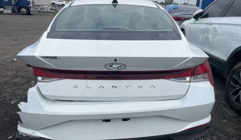 
								Salvaged Cars 2022 Hyundai Elantra full									