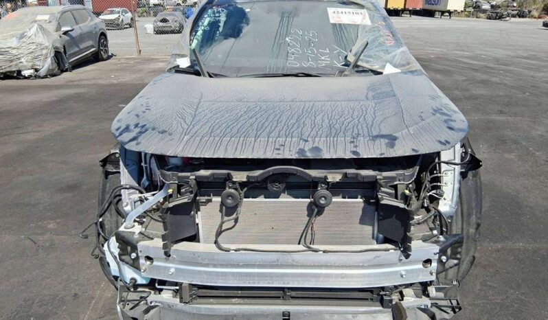 
								Salvaged Cars 2024 Toyota RAV4 full									