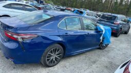 
										Salvaged Cars 2024 Toyota Camry full									