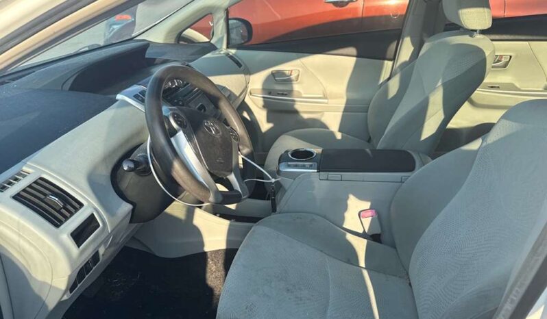 
								Salvaged Cars 2012 Toyota prius v full									
