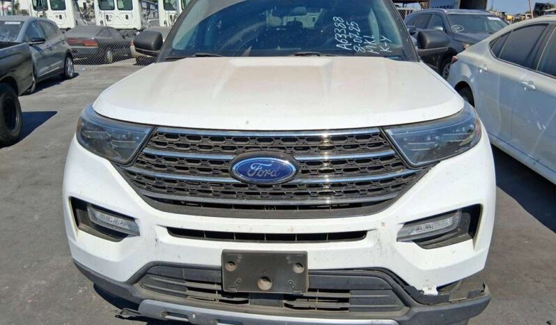 
								Salvaged Cars 2021 Ford Explorer full									