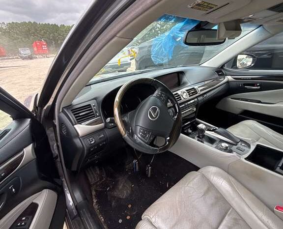 
								Salvaged Cars 2013 Lexus LS full									