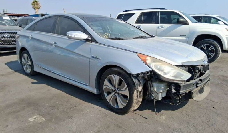 
								Salvaged Cars 2014 Hyundai Sonata full									