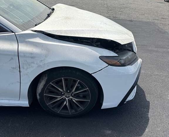 
								Salvaged Cars 2022 Toyota Camry full									