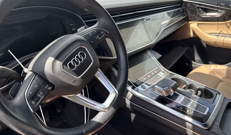 
								Salvaged Cars 2023 Audi Q7 full									
