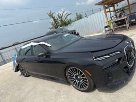 Salvaged Cars 2024 BMW 740i