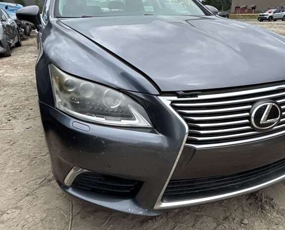 
								Salvaged Cars 2013 Lexus LS full									