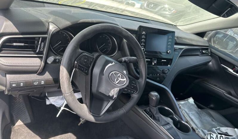 
								Salvaged Cars 2022 Toyota Camry full									