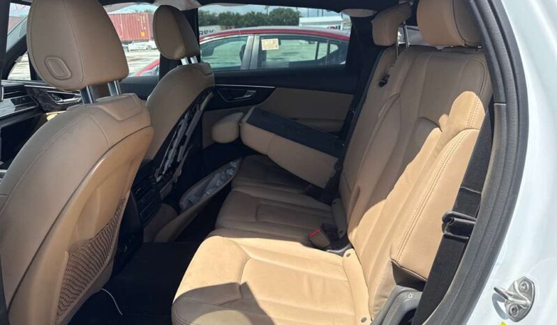 
								Salvaged Cars 2023 Audi Q7 full									