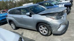 
										Salvaged Cars 2021 Toyota Highlander full									