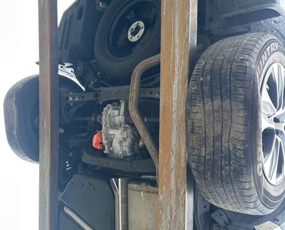 
								Salvaged Cars 2020 Toyota Highlander full									