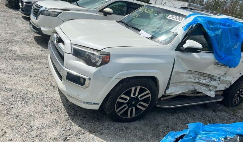 
								Salvaged Cars 2015 Toyota 4-Runner full									
