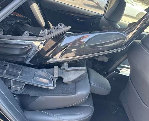 
								Salvaged Cars 2015 Lexus NX full									