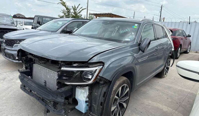 
								Salvaged Cars 2025 Volkswagen Atlas Cross Sport full									