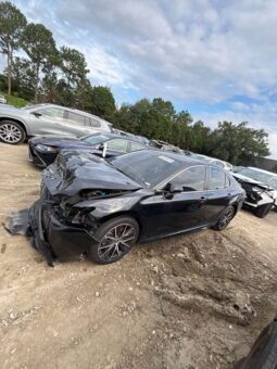 
										Salvaged Cars 2023 Toyota Camry full									