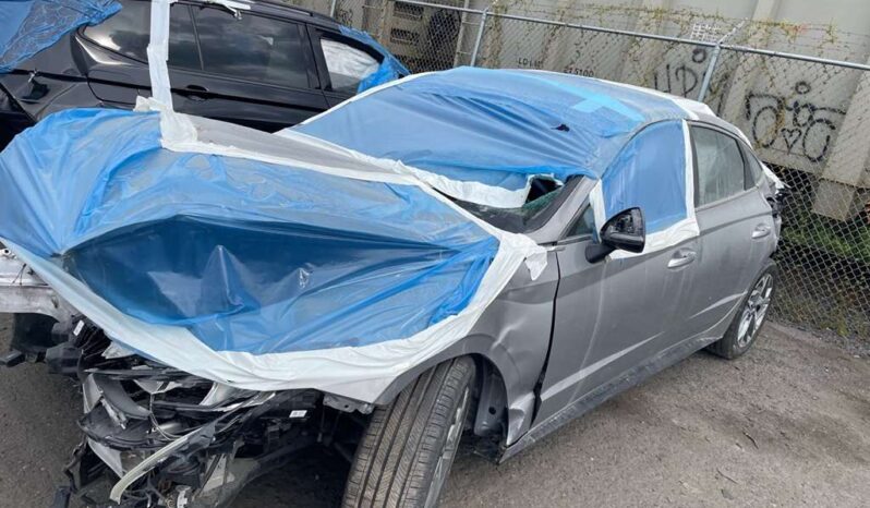 
								Salvaged Cars 2023 Hyundai Sonata full									