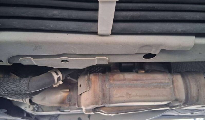 
								Salvaged Cars 2012 Toyota Prius C full									