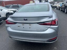 Salvaged Cars 2022 Lexus ESLexus