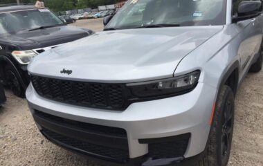 Salvaged Cars 2024 Jeep Grand Cherokee LJeep